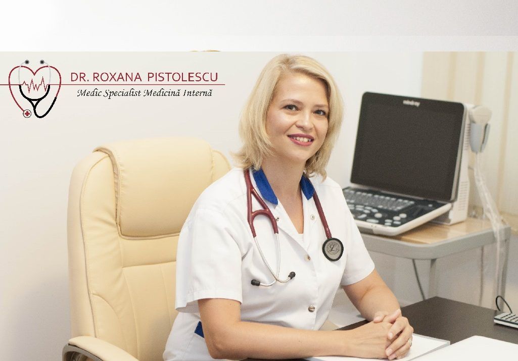 Dr. Roxana Pistolescu în cabinetul de medicină internă din Timișoara